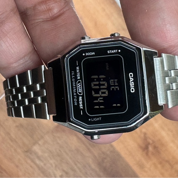 Casio Brand New Item  extra small Watch for Ladies or Teen   , 25 mm  Diameter